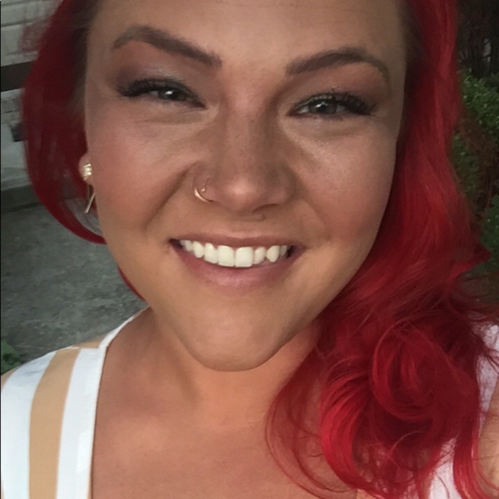 Meet your Posher, Olivia